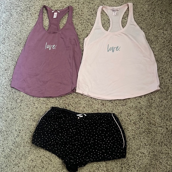 NEW Condition 3-piece matching Victoria’s Secret “Love”/hearts graphic set - Picture 1 of 8